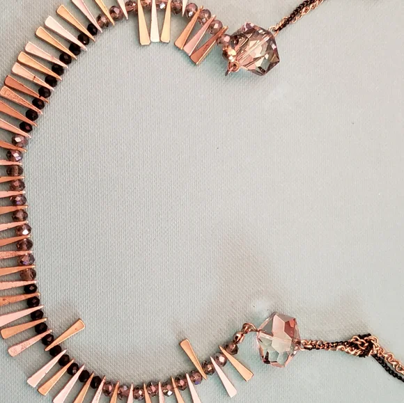 Beautiful neckles - Picture 2 of 5